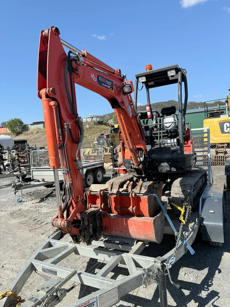 Excavator hire Kubota U25-3S